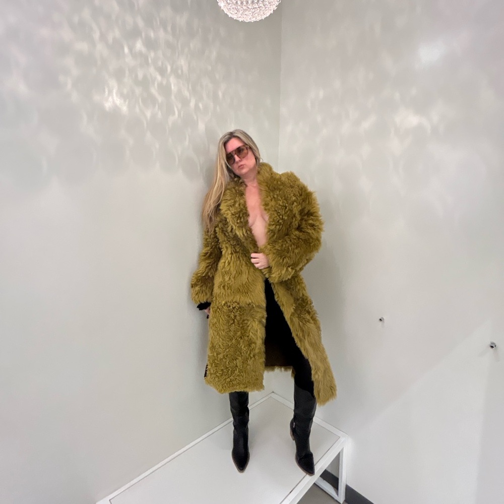 Shearling coat - Picture 4 of 8